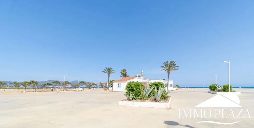 RESERVED: Apartment on the first line of the sea of 86m2 and 50m from the beach of Empuriabrava. – photo 29