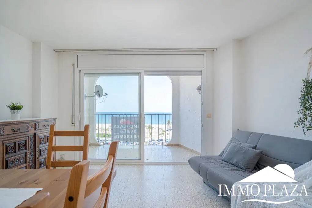 RESERVED: Apartment on the first line of the sea of 86m2 and 50m from the beach of Empuriabrava. – photo 13
