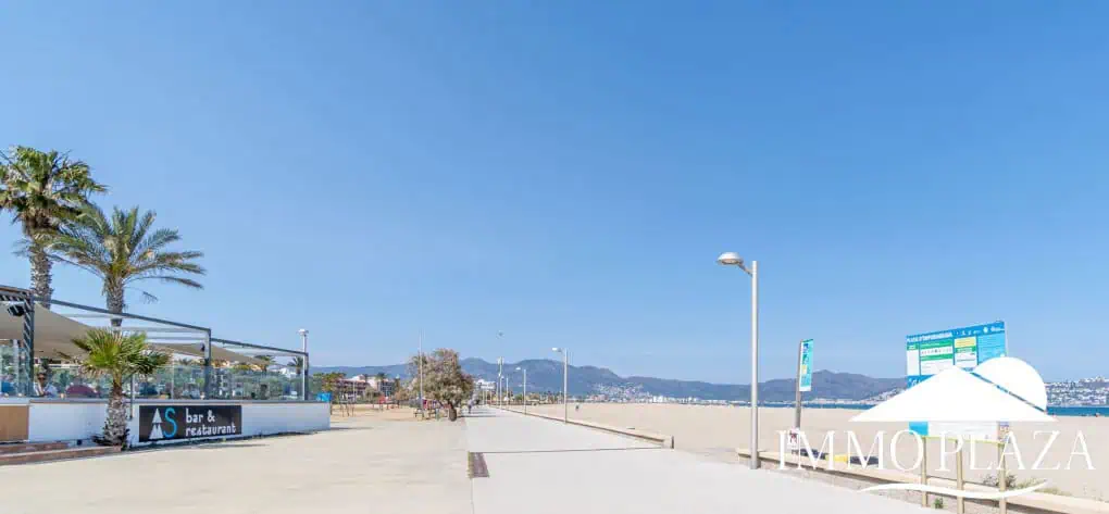 RESERVED: Apartment on the first line of the sea of 86m2 and 50m from the beach of Empuriabrava. – photo 31