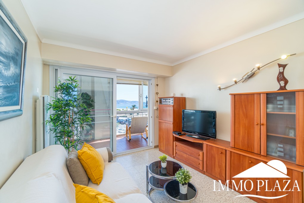 Stunning sea view apartment! 2 large bedrooms, living room, bathroom, large terrace, beautiful building next to the beach! – photo 16