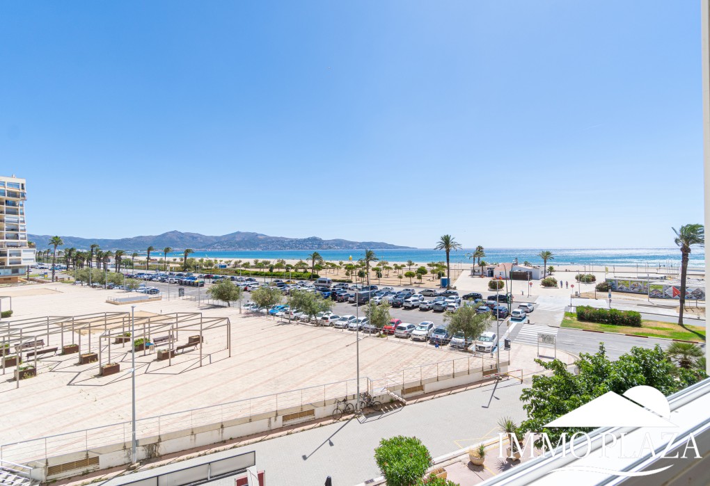 Stunning sea view apartment! 2 large bedrooms, living room, bathroom, large terrace, beautiful building next to the beach! – photo 19