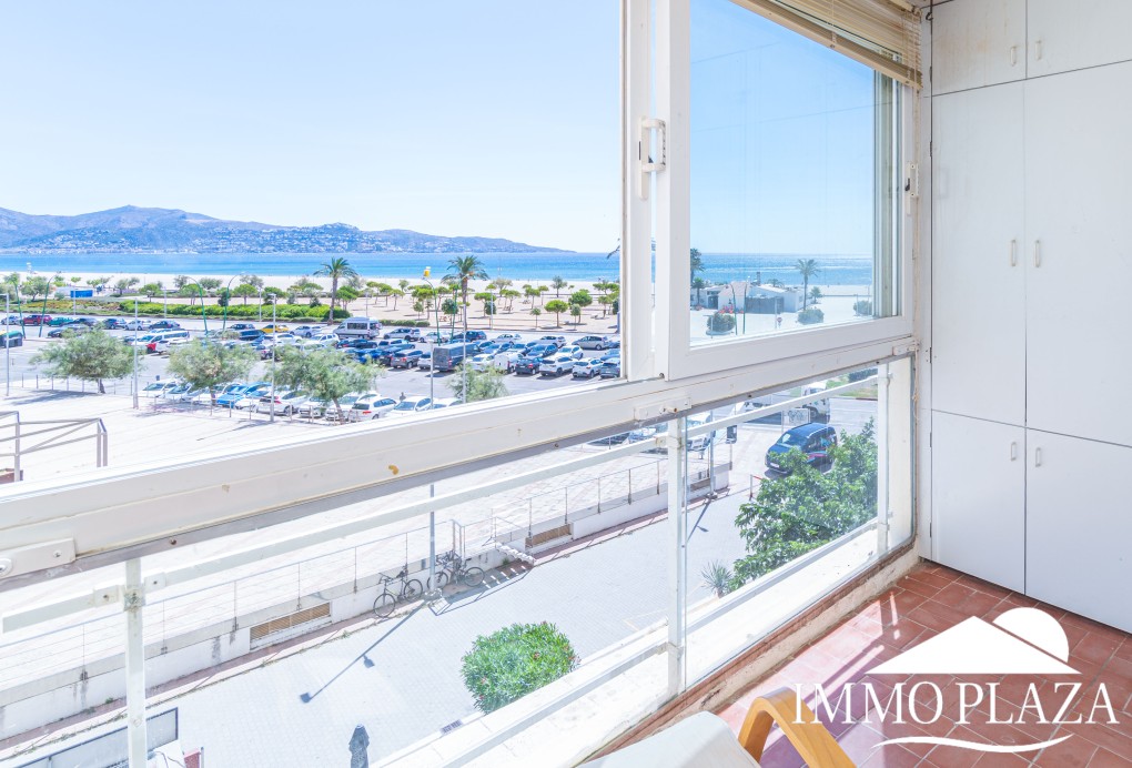 Stunning sea view apartment! 2 large bedrooms, living room, bathroom, large terrace, beautiful building next to the beach! – photo 20
