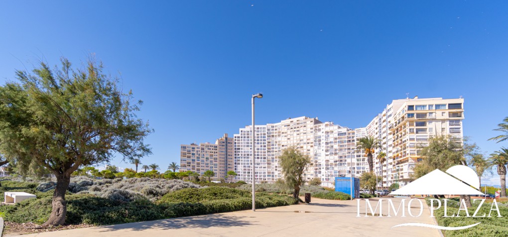 Stunning sea view apartment! 2 large bedrooms, living room, bathroom, large terrace, beautiful building next to the beach! – photo 8