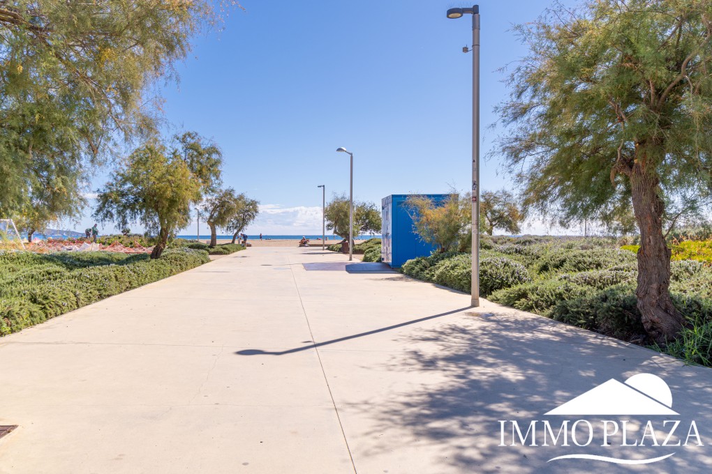 Stunning sea view apartment! 2 large bedrooms, living room, bathroom, large terrace, beautiful building next to the beach! – photo 40