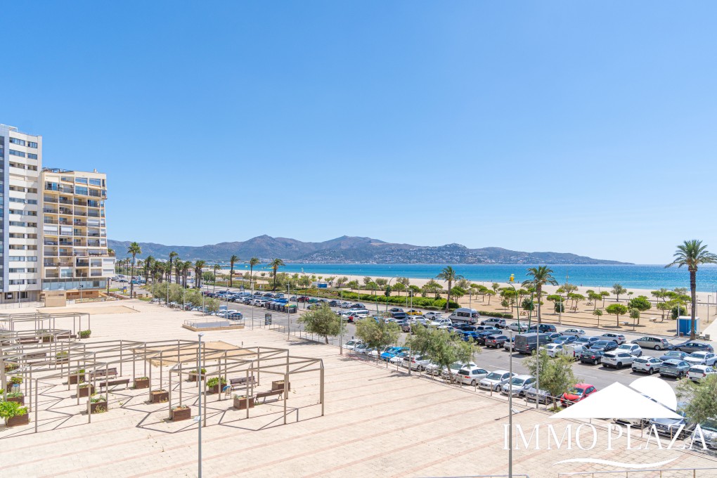 Stunning sea view apartment! 2 large bedrooms, living room, bathroom, large terrace, beautiful building next to the beach! – photo 36