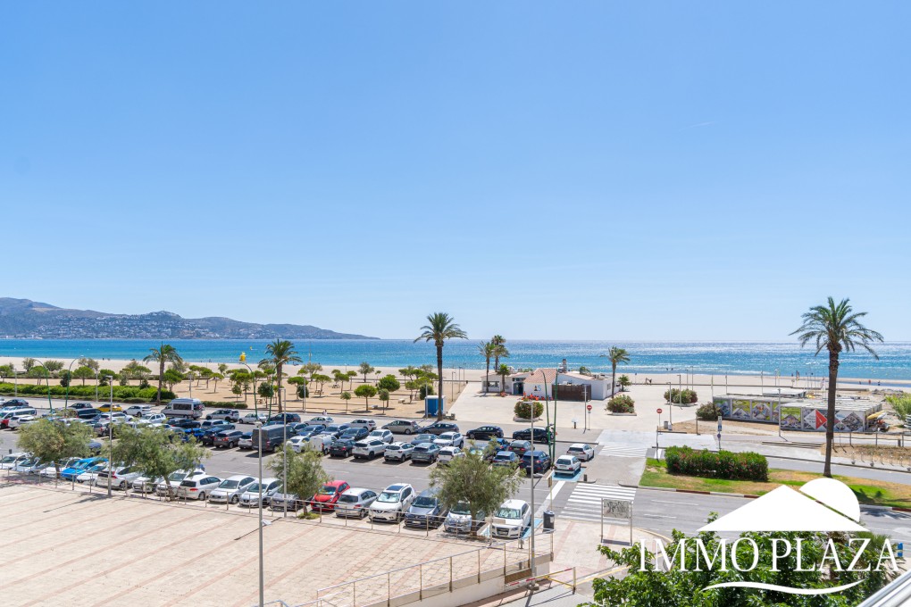 Stunning sea view apartment! 2 large bedrooms, living room, bathroom, large terrace, beautiful building next to the beach! – photo 37
