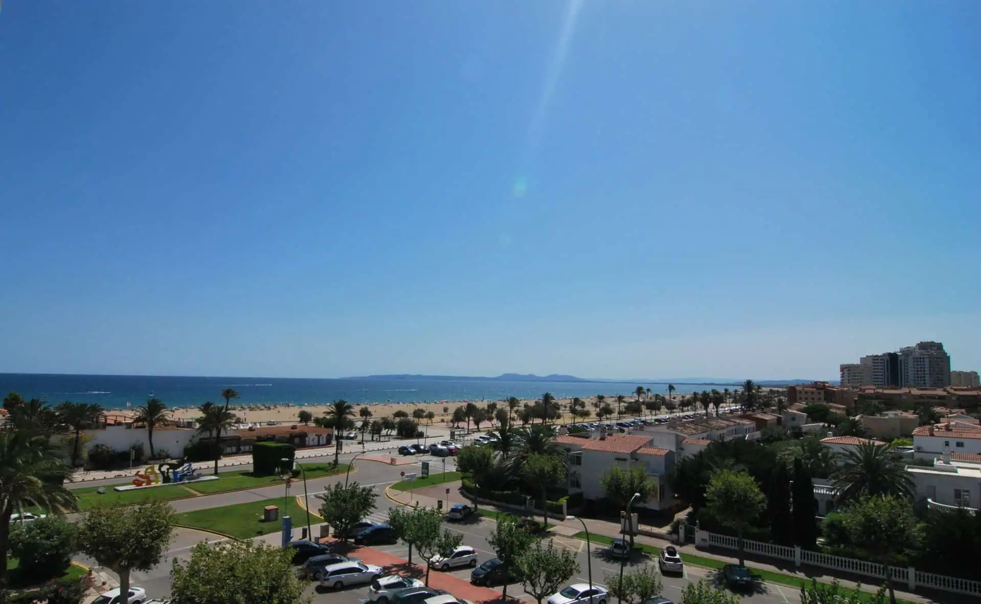29082014171523_36 Spacious studio with stunning views over the Bay of Roses, located in Empuriabrava