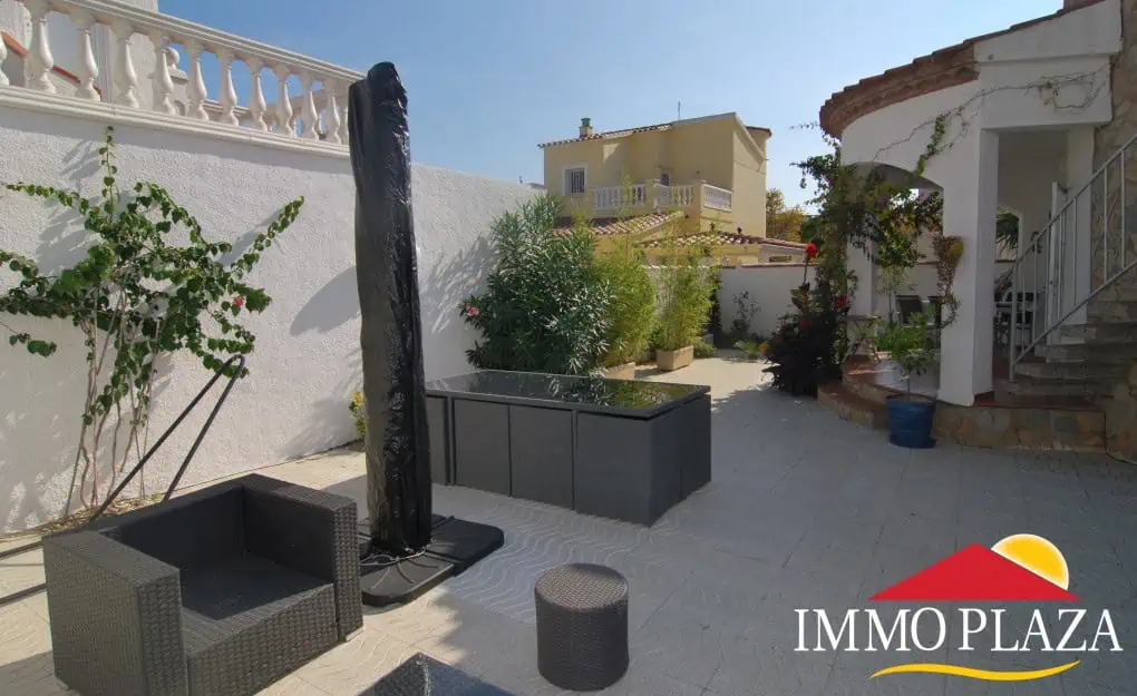 Beautiful renovated house with 3 bedrooms, a solarium and possibility of a swimming pool in Empuriabrava – Catalonia – Spain – photo 5