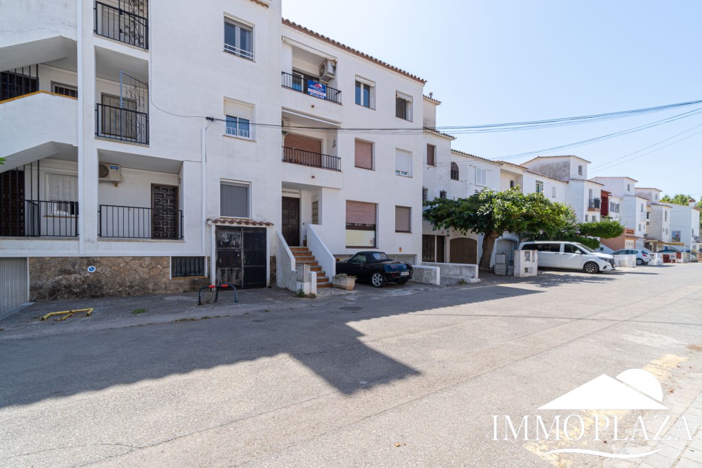 Canal view apartment, 3 bedrooms, 2 bathrooms, underground parking and private mooring, close to the beach and city center! – photo 11