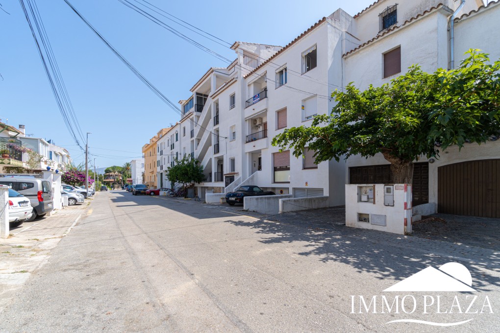 Canal view apartment, 3 bedrooms, 2 bathrooms, underground parking and private mooring, close to the beach and city center! – photo 12