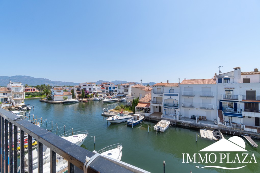Canal view apartment, 3 bedrooms, 2 bathrooms, underground parking and private mooring, close to the beach and city center! – photo 22