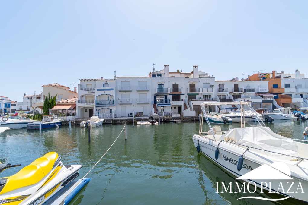 Canal view apartment, 3 bedrooms, 2 bathrooms, underground parking and private mooring, close to the beach and city center! – photo 3