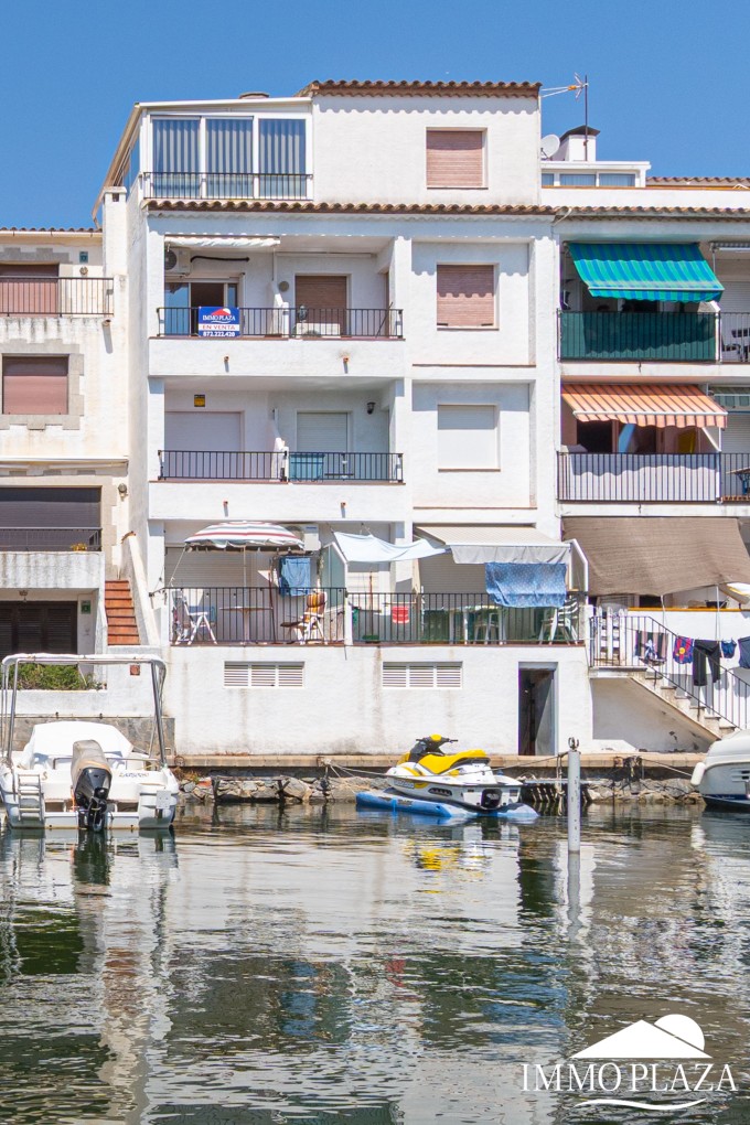 Canal view apartment, 3 bedrooms, 2 bathrooms, underground parking and private mooring, close to the beach and city center! – photo 39