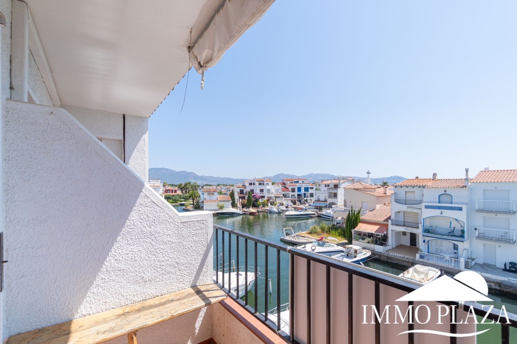 Canal view apartment, 3 bedrooms, 2 bathrooms, underground parking and private mooring, close to the beach and city center! – photo 21
