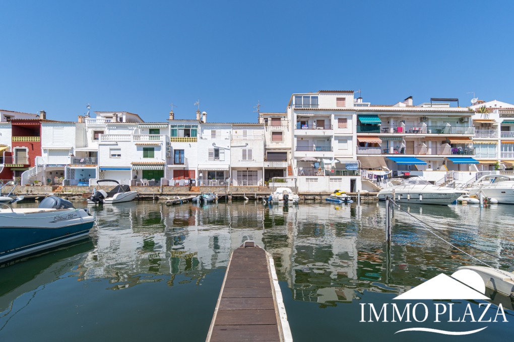 Canal view apartment, 3 bedrooms, 2 bathrooms, underground parking and private mooring, close to the beach and city center! – photo 49