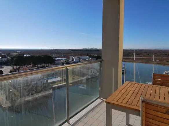 Beautiful luxury apartment with splendid views to the Natural Park Aiguamolls – Bay of Rosas – Costa Brava